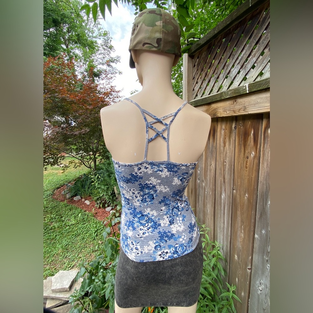 🐦‍⬛5/$25 🐦‍⬛  Strappy Back Floral Tank Top